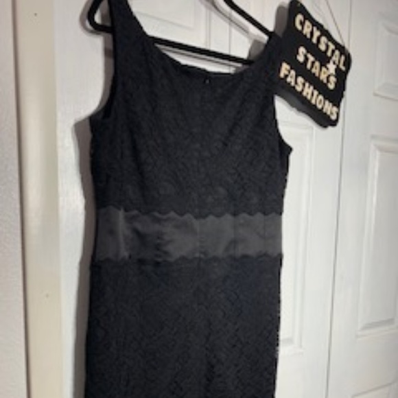 Evan-Picone Sleeveless Black Lace Cocktail Dress - Picture 4 of 8